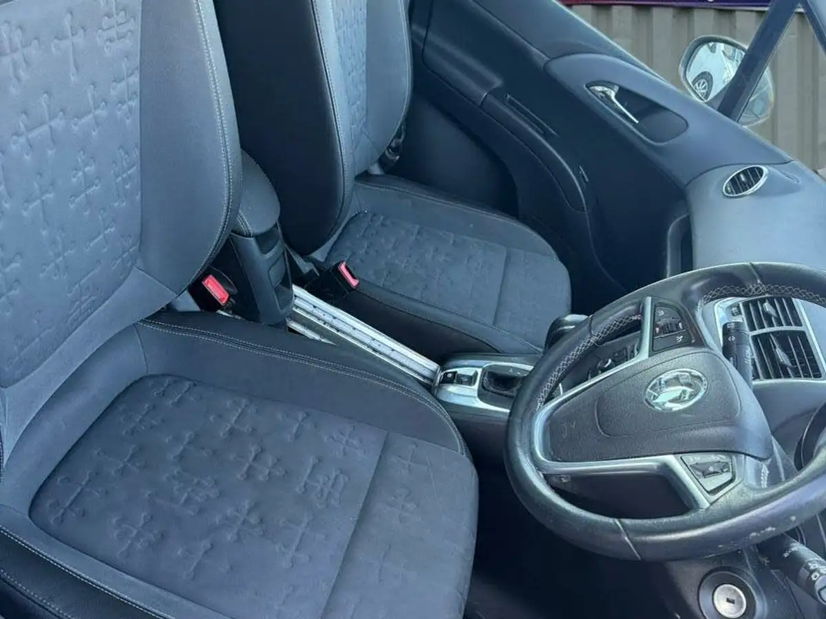 2014-vauxhall-meriva-14-se-120ps-1364cc-auto-big-13