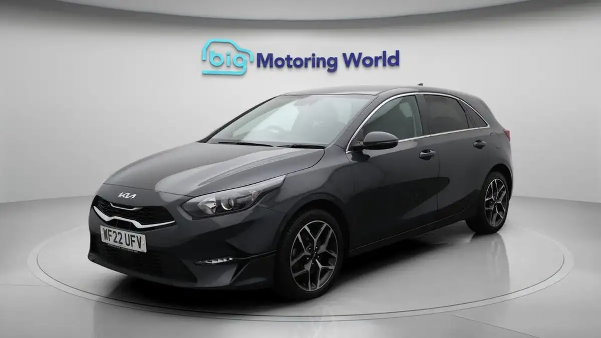 2022-kia-ceed-15-t-gdi-3-hatchback-big-3