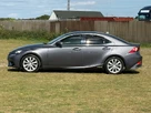 2015-lexus-is-300h-25-luxury-small-17