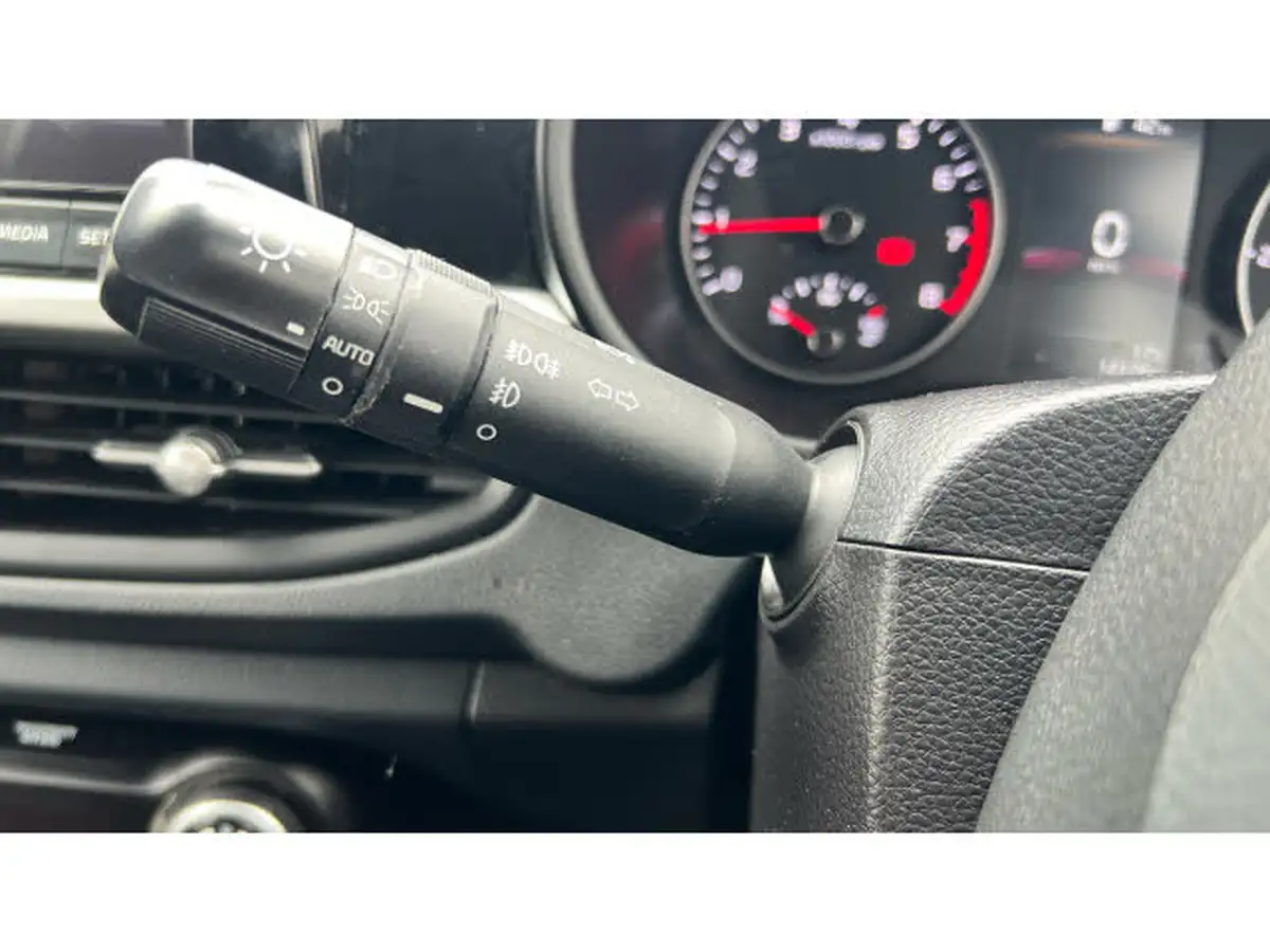 2021-kia-picanto-10-3-big-31