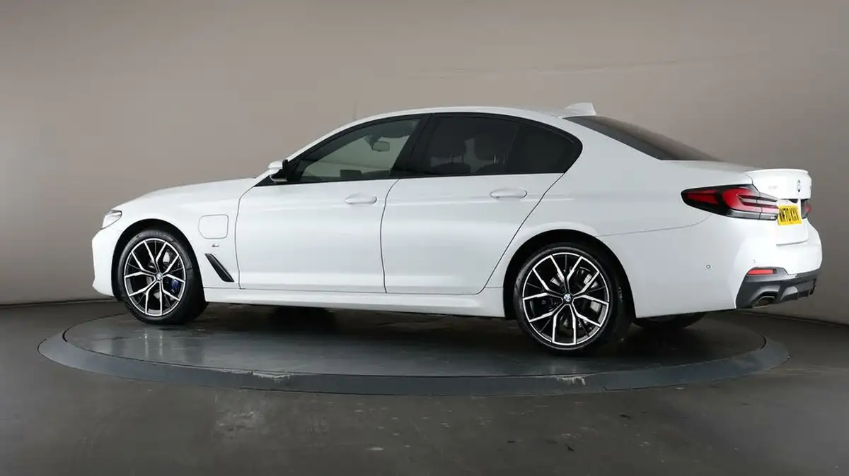 2021-bmw-5-series-20-530e-xdrive-m-sport-saloon-4d-big-69