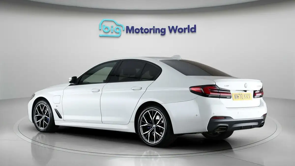 2021-bmw-5-series-20-530e-xdrive-m-sport-saloon-4d-big-5