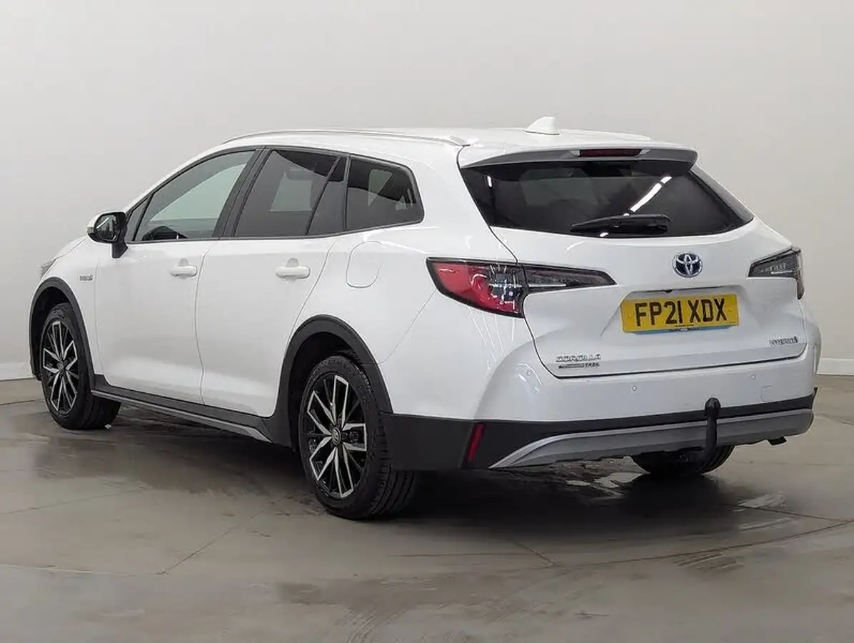 2021-toyota-corolla-18-vvt-i-trek-big-9