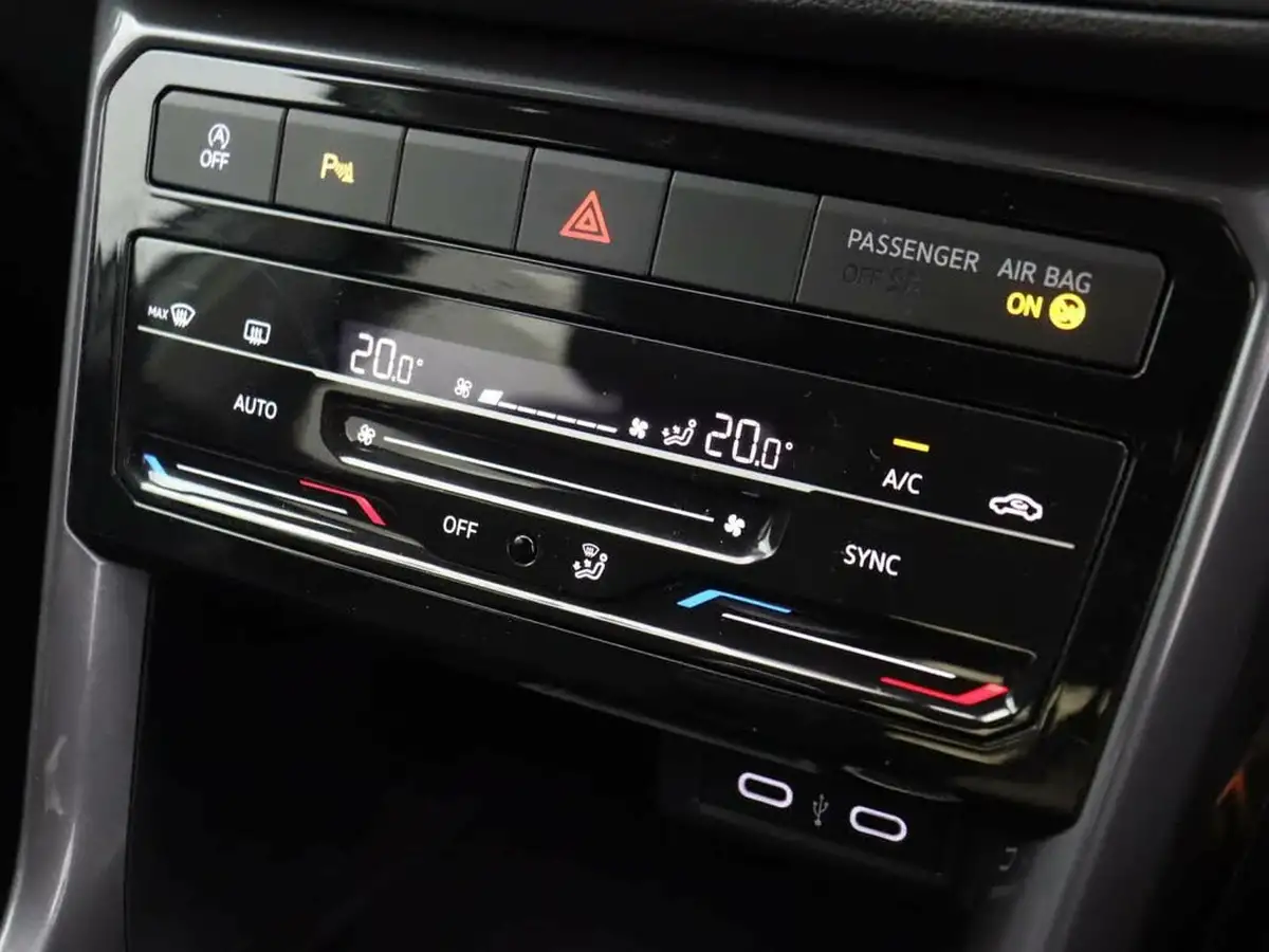 2022-volkswagen-t-cross-10-tsi-sel-big-27