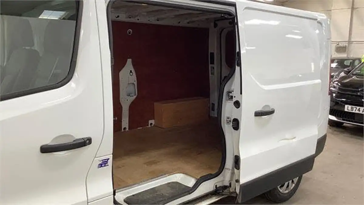 2021-renault-trafic-20dci-ll30-energy-120-business-panel-big-7