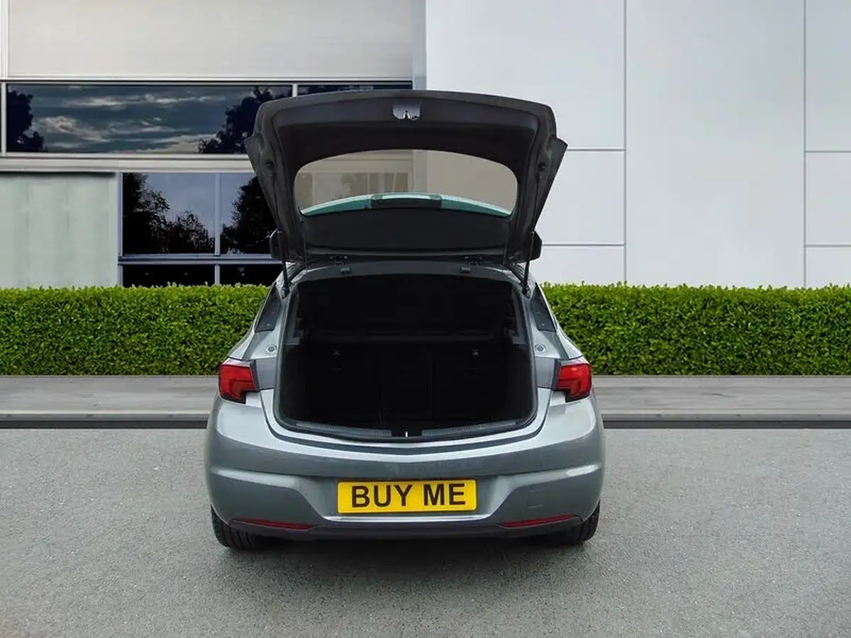 2018-vauxhall-astra-16cdti-elite-nav-136ps-ss-hatchback-big-6