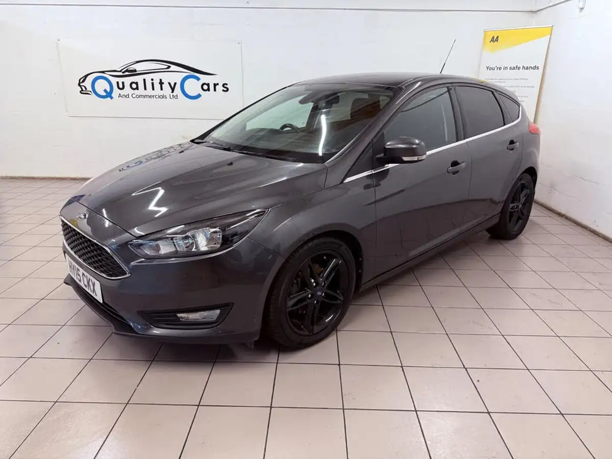 2015-ford-focus-15tdci-zetec-120ps-hatchback-big-4