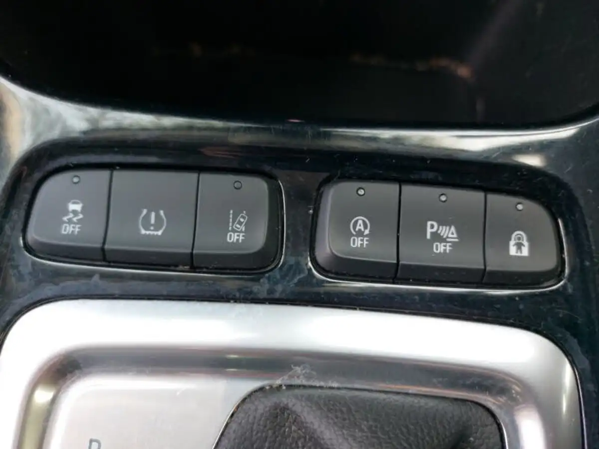 2022-vauxhall-crossland-15-elite-edition-120ps-auto-big-13