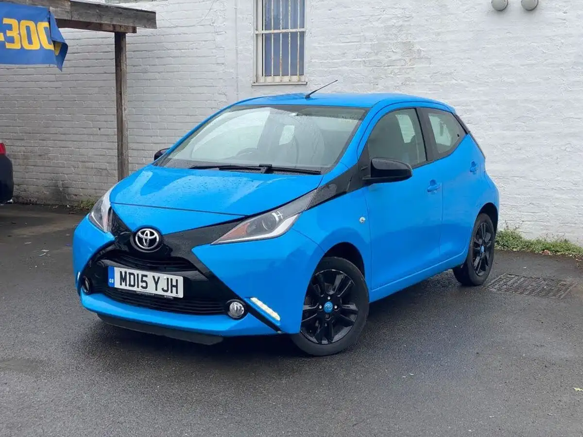 2015-toyota-aygo-10-vvt-i-x-cite-2-68bhp-x-tra-convenience-5d-big-4