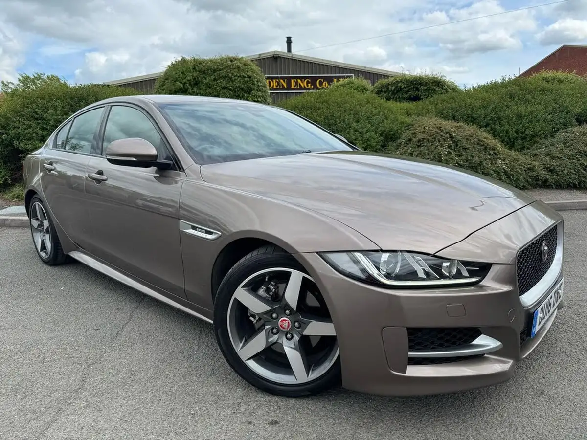 2016-jaguar-xe-20d-r-sport-180ps-auto-big-0