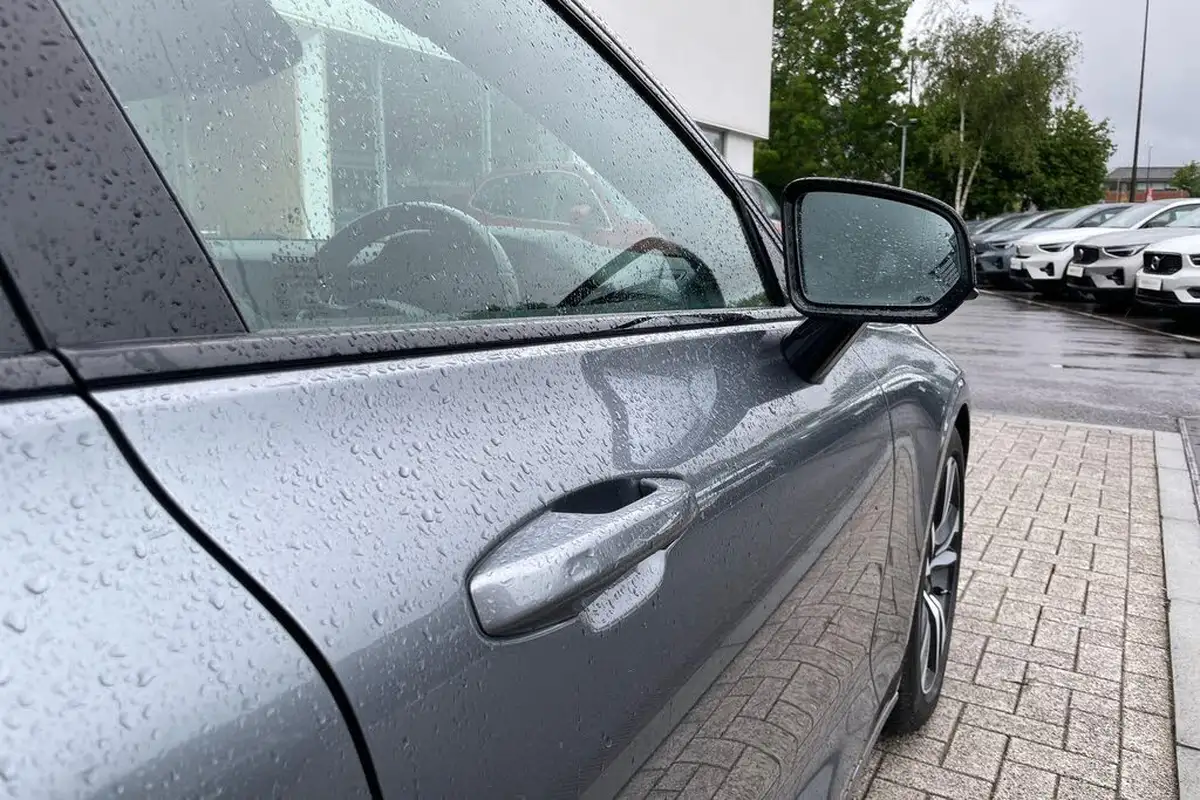 2021-volvo-v60-20-b3-r-design-160bhp-big-15