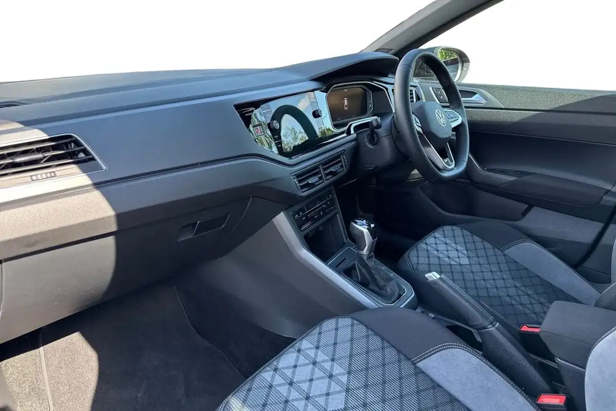 2025-volkswagen-taigo-15-tsi-r-line-big-14