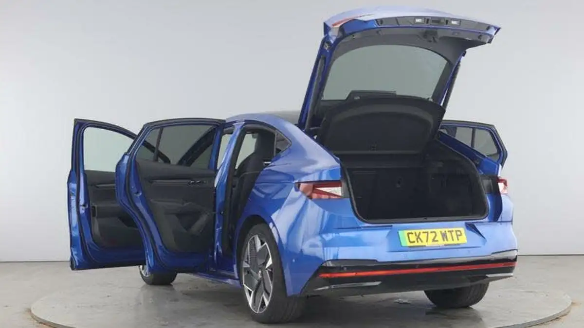 2022-skoda-enyaq-e-80-vrs-big-10