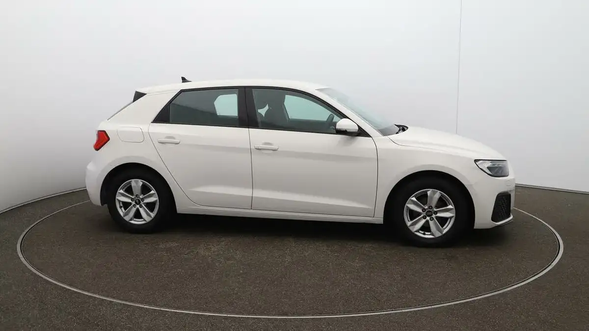 2022-audi-a1-10-25-tfsi-technik-big-39