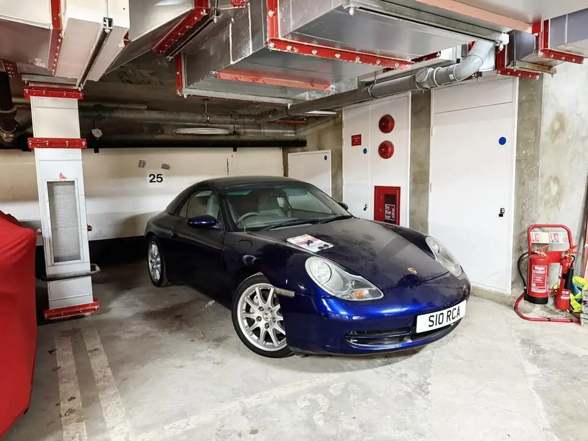 2001-porsche-911-34-carrera-4-tiptronic-s-cabriolet-big-0