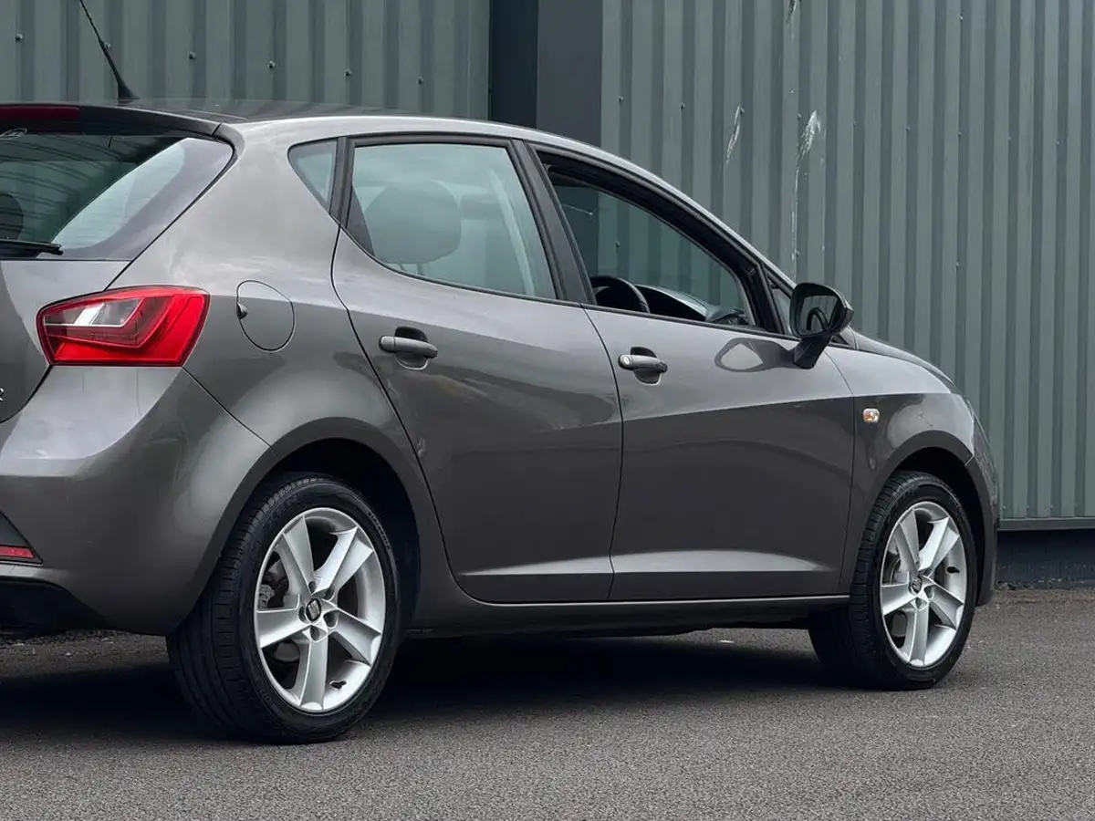 2015-seat-ibiza-14tsi-fr-hatchback-5d-big-17