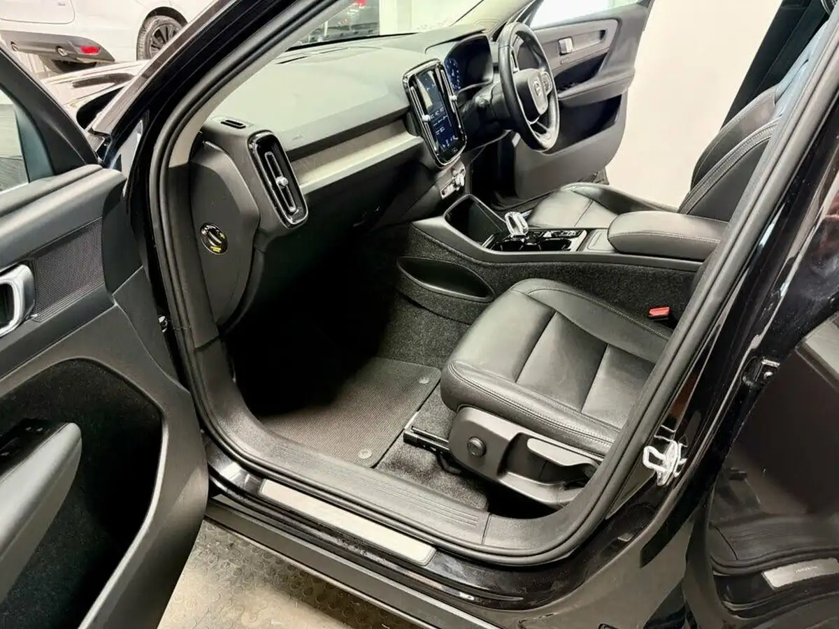 2020-volvo-xc40-20td-d4-inscription-big-26