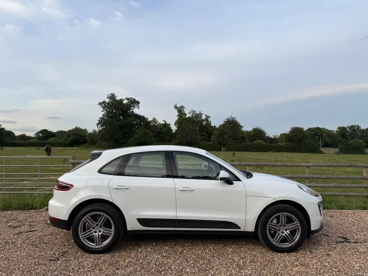 2015-porsche-macan-20-big-3