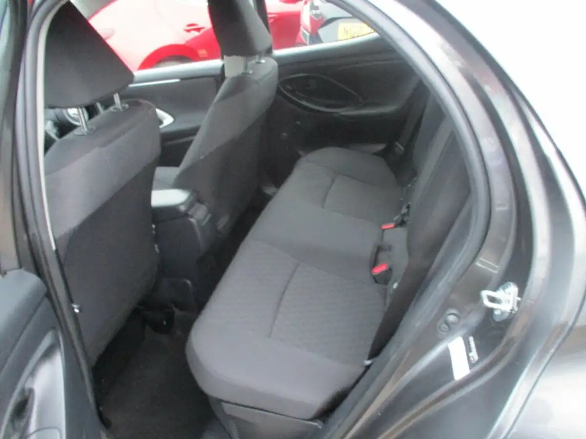 2022-toyota-yaris-15-vvt-i-icon-big-6