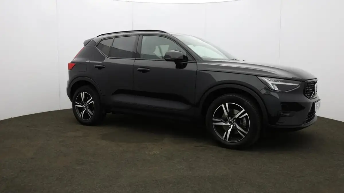 2023-volvo-xc40-20-b3-plus-big-44