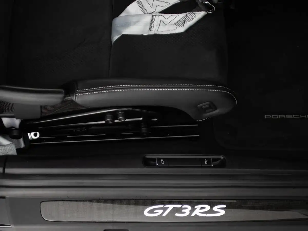 2018-porsche-911-40-gt3-rs-big-68