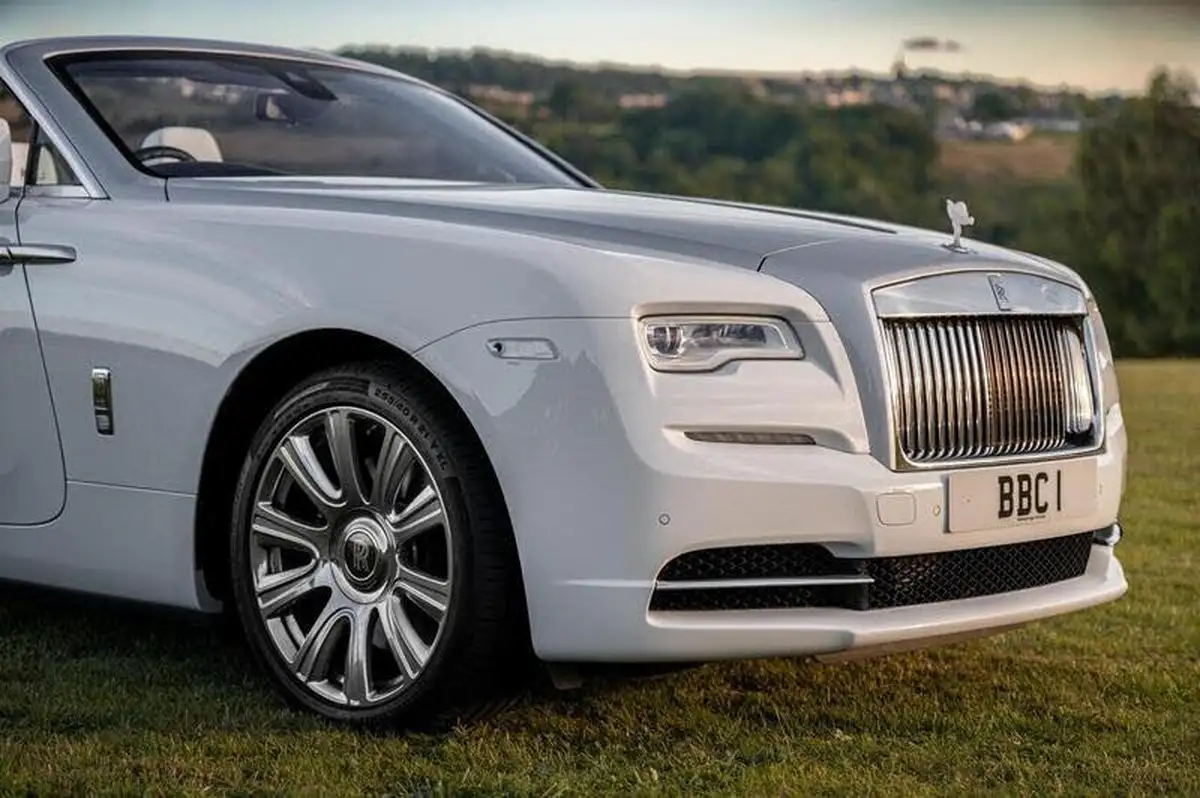 2016-rolls-royce-dawn-66-big-11