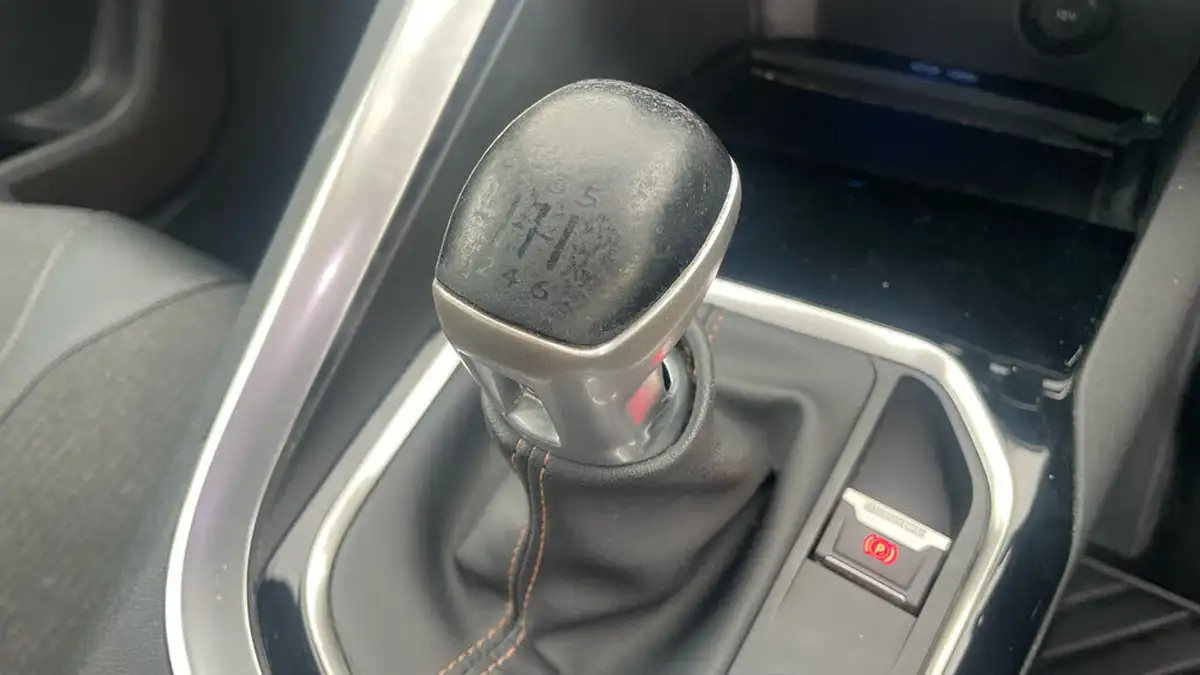 2018-peugeot-5008-suv-12-puretech-gt-line-premium-big-19