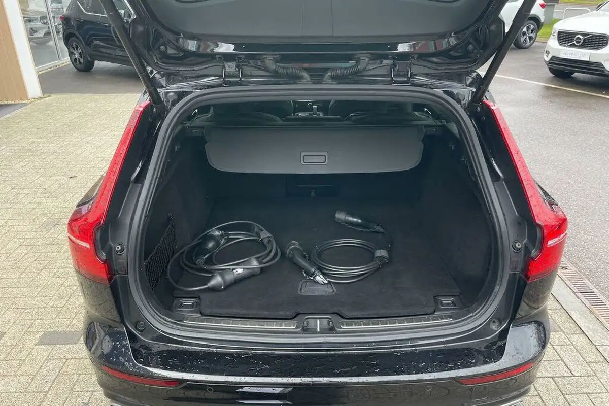 2021-volvo-v60-20-t6-r-design-350bhp-plug-in-hybrid-big-17
