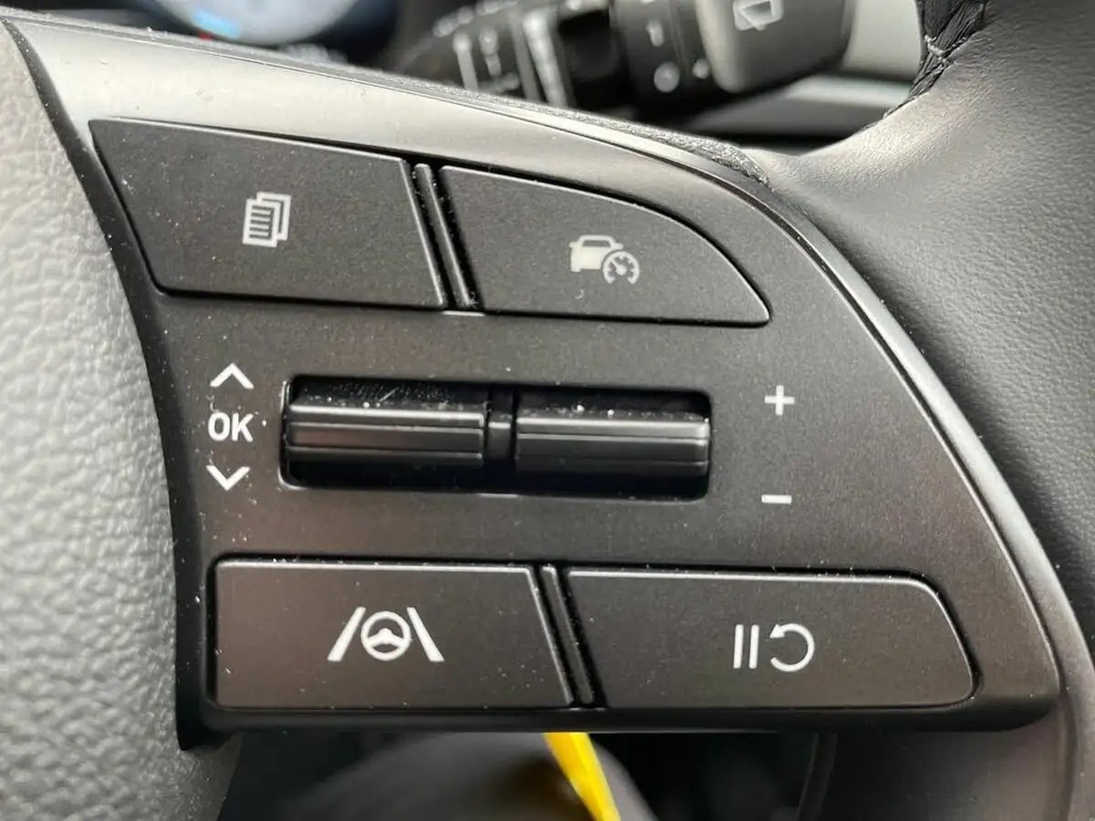 2025-hyundai-i20-10-t-gdi-advance-big-16