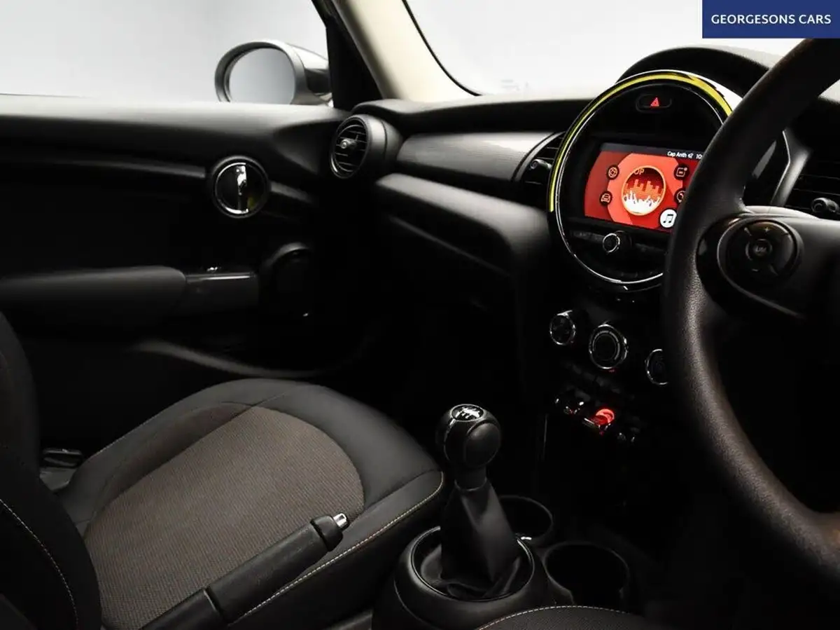 2020-mini-countryman-15-cooper-classic-big-22
