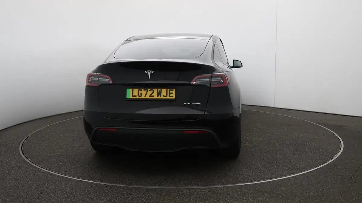 2022-tesla-model-y-e-long-range-big-56