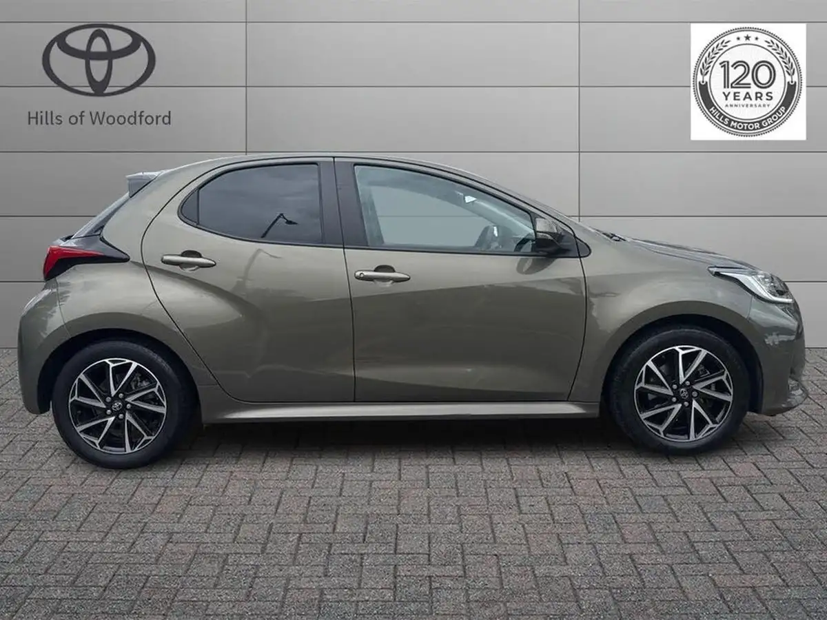 2021-toyota-yaris-15-vvt-i-design-big-1