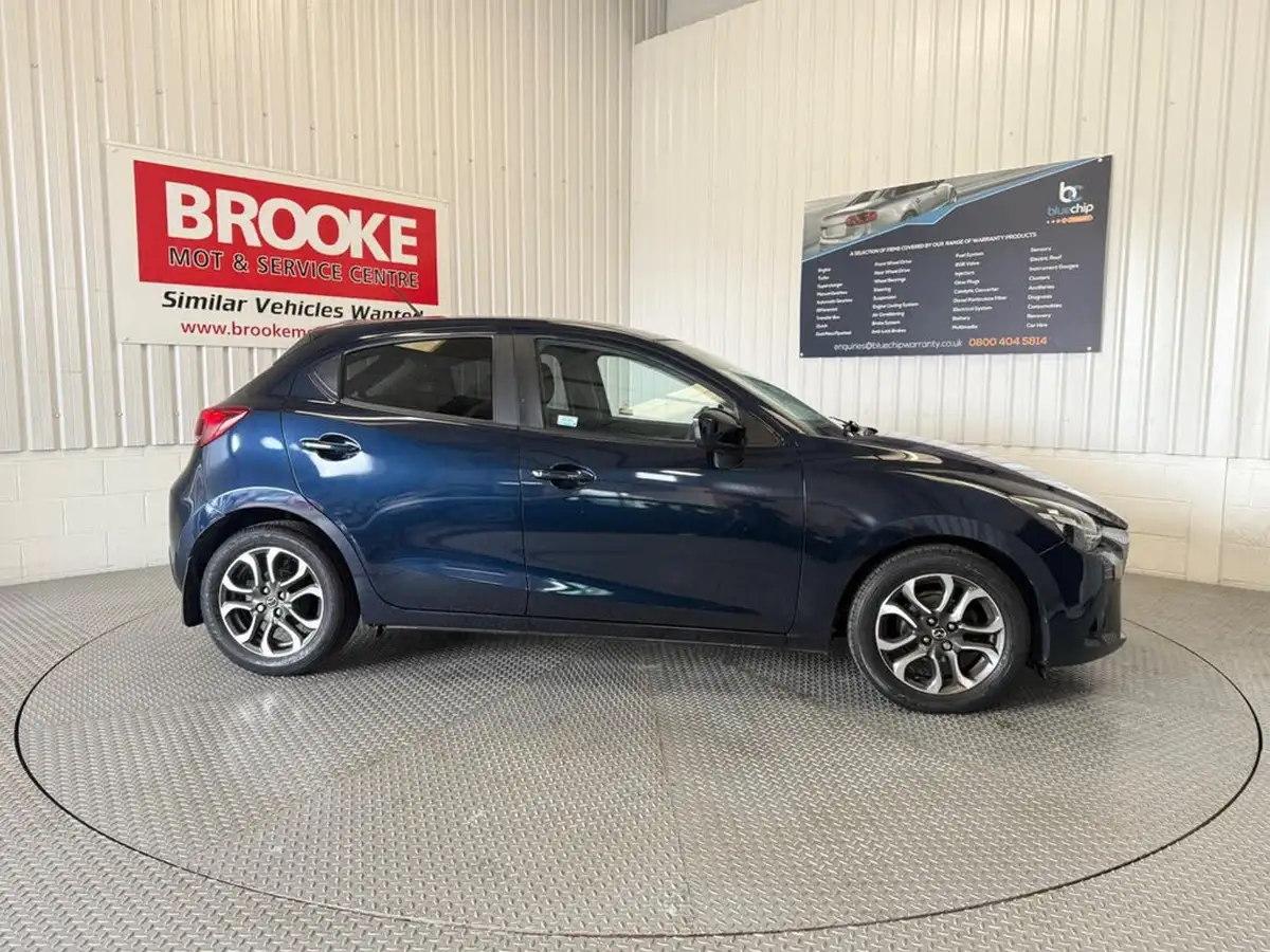 2016-mazda-mazda2-15-sport-nav-90ps-big-3