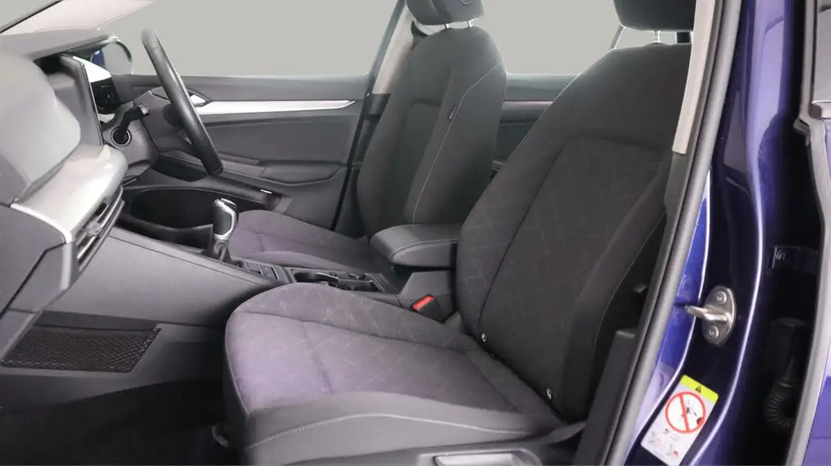 2022-volkswagen-golf-15-tsi-life-130ps-hatchback-big-13