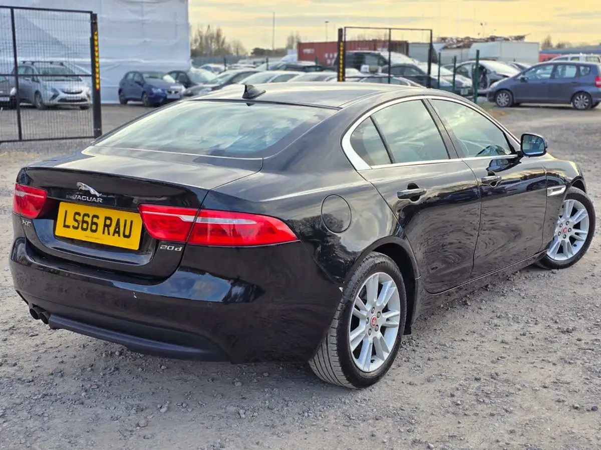 2016-jaguar-xe-20d-prestige-180ps-auto-big-21
