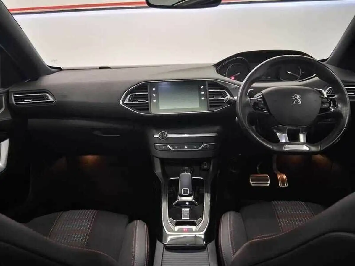 2019-peugeot-308-15-bluehdi-gt-line-eat8-big-16