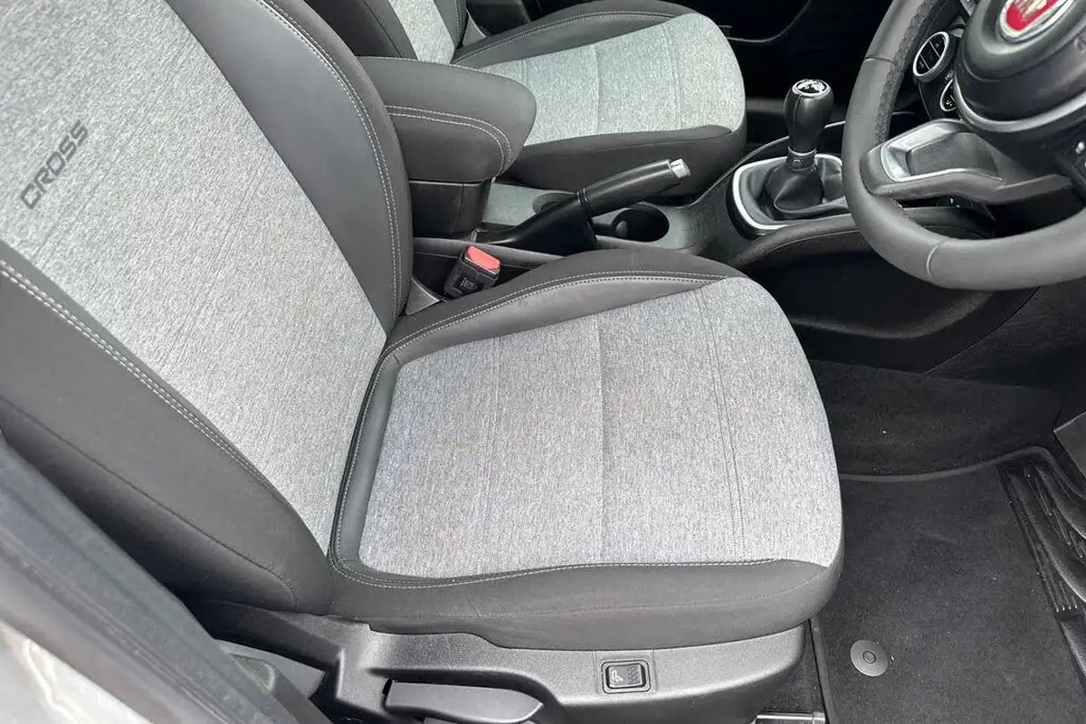 2022-fiat-tipo-10-cross-big-30