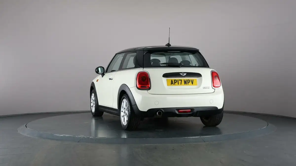 2017-mini-cooper-15-cooper-ss-hatchback-3d-big-50