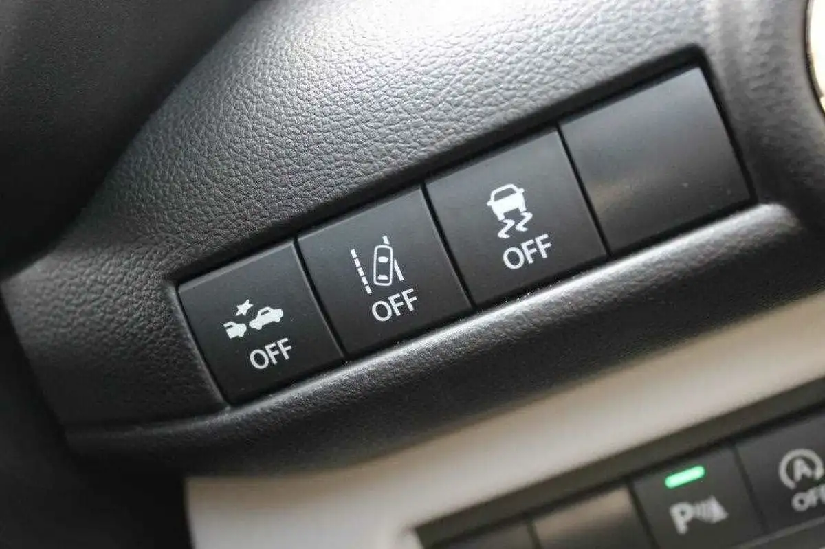 2024-suzuki-swift-12-ultra-cvt-big-29