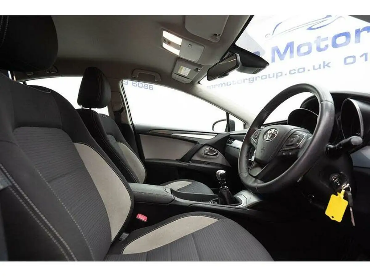 2016-toyota-avensis-18-v-matic-business-edition-saloon-4d-big-20