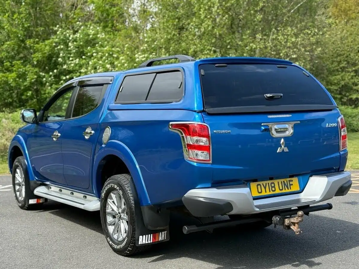 2018-mitsubishi-l200-24di-d-barbarian-eu6-big-2