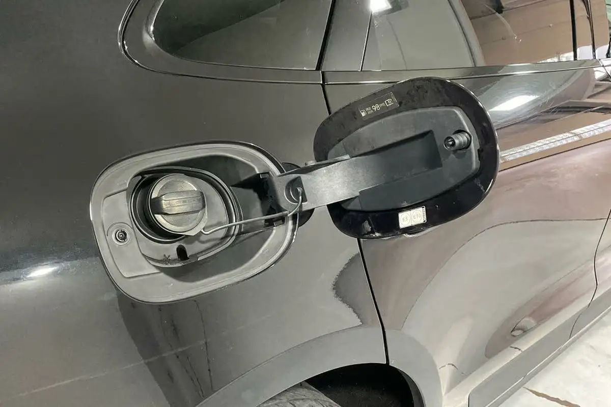 2020-porsche-macan-30-s-big-16
