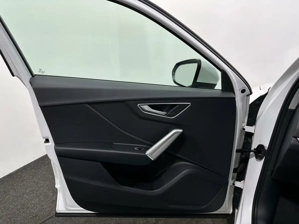 2021-audi-q2-10-30-tfsi-technik-big-32