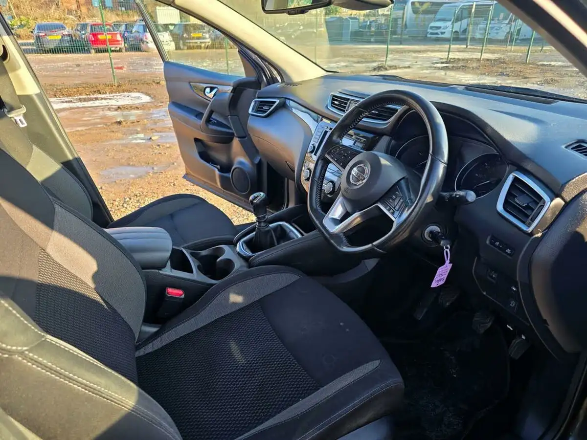 2018-nissan-qashqai-15dci-acenta-premium-heat-pack-big-19