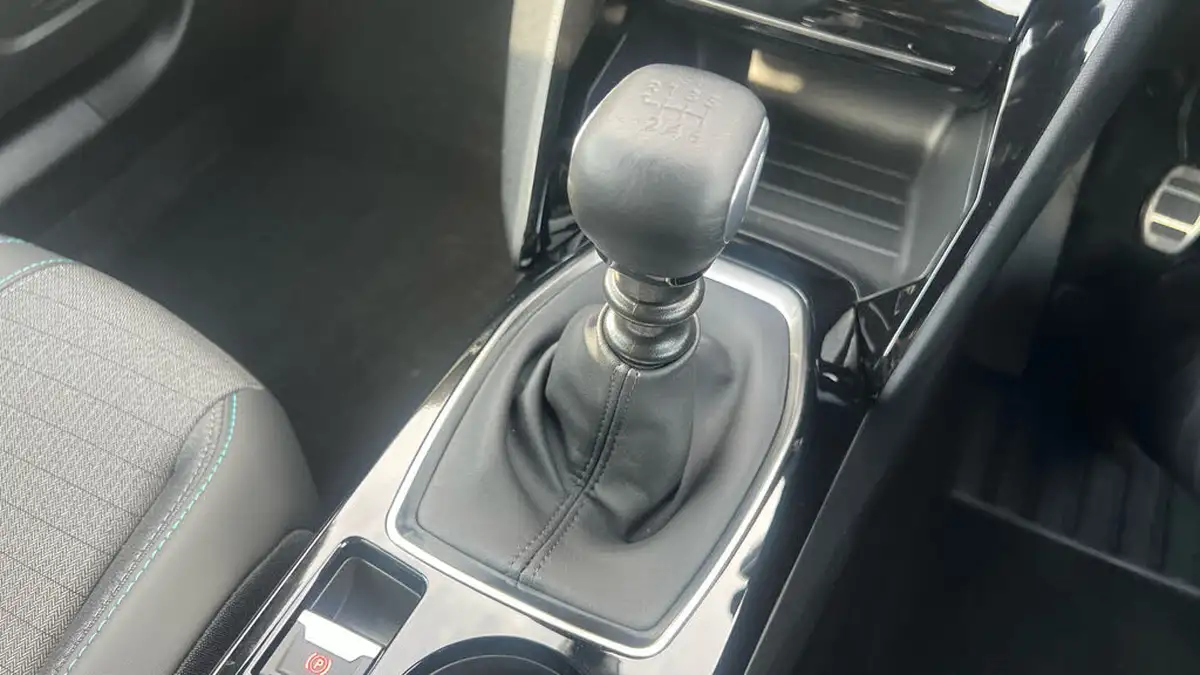 2023-peugeot-2008-suv-12-puretech-allure-premium-100bhp-big-19