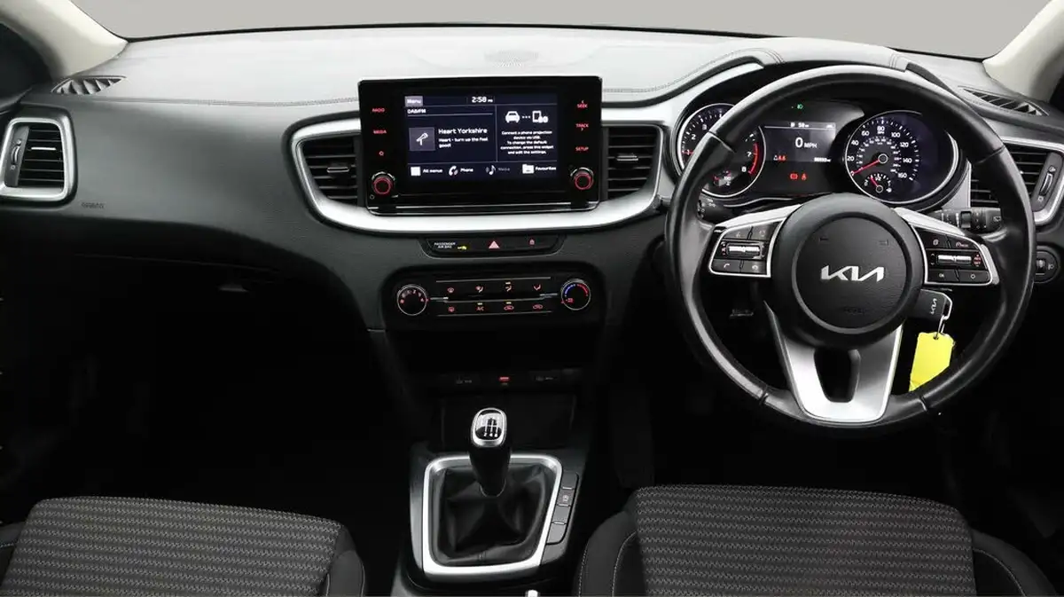 2022-kia-xceed-10-t-gdi-2-big-12