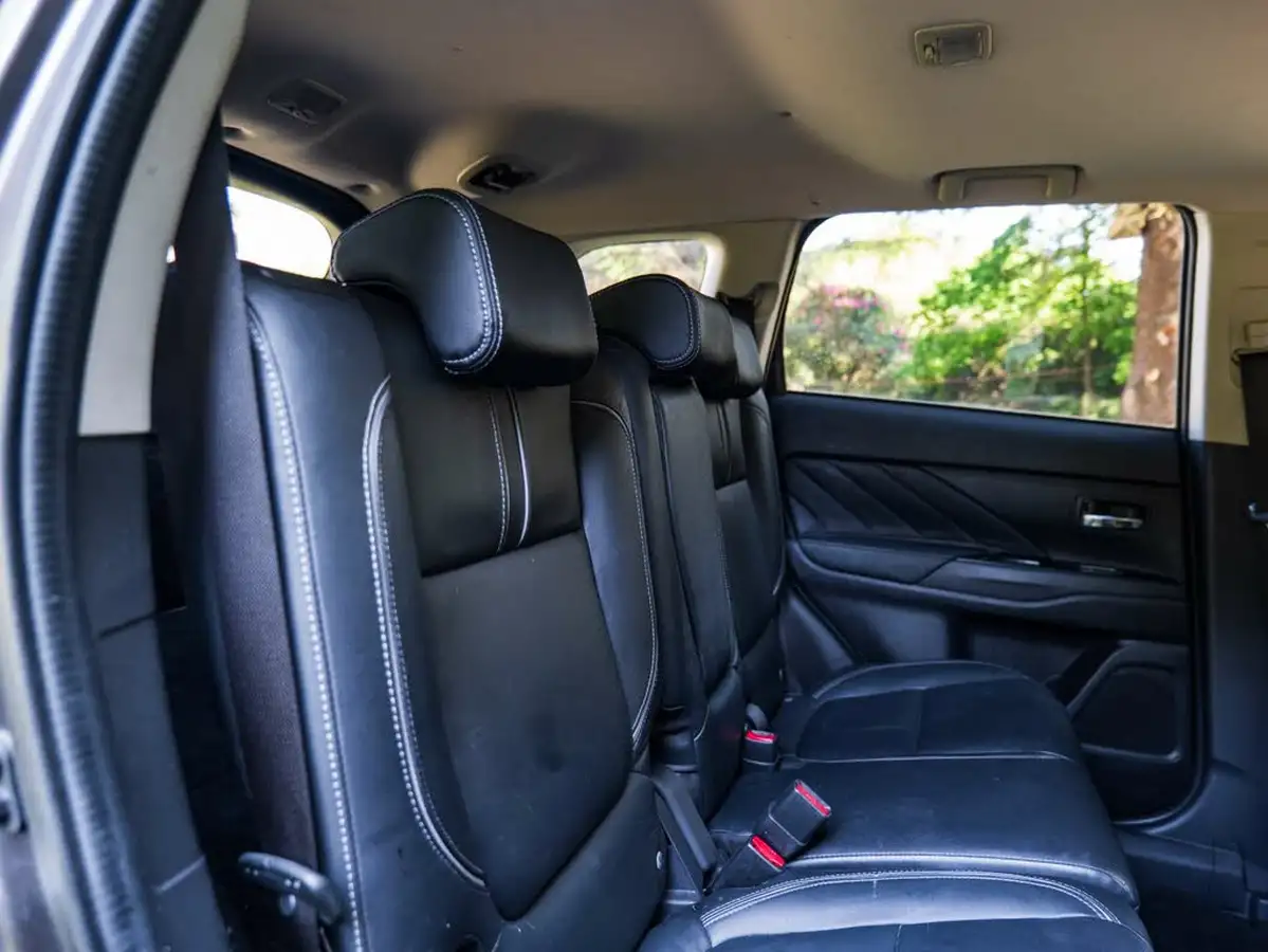 2017-mitsubishi-outlander-20-4hs-phev-5st-big-14