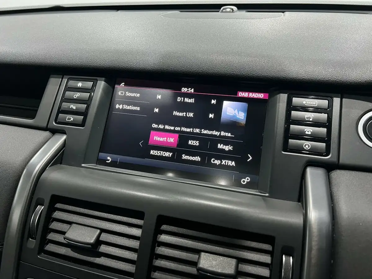 2019-land-rover-discovery-sport-20td4-landmark-big-40