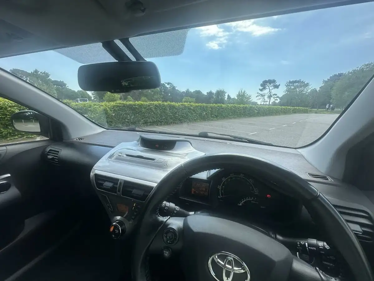 2010-toyota-iq-10-2-big-21