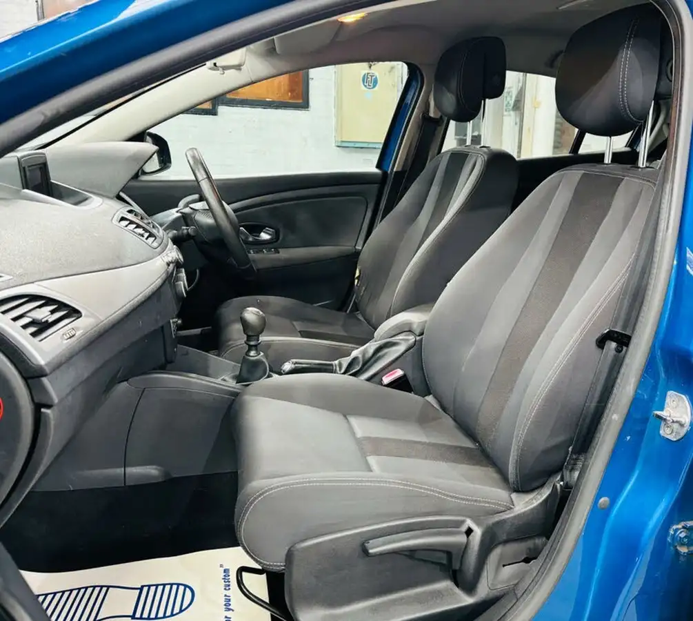 2010-renault-megane-16-dynamique-tom-tom-110bhp-hatchback-5d-big-17